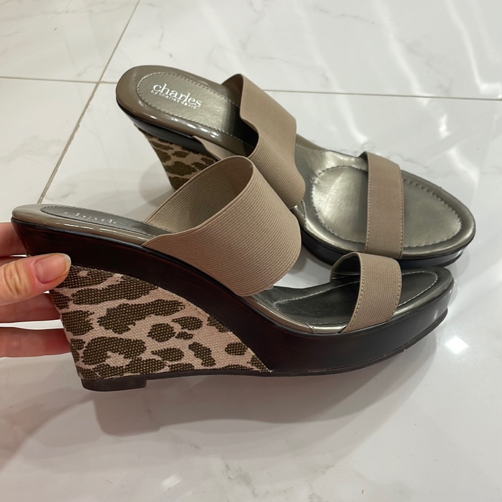 NWOT Charles by Charles David strappy slip on wedge
